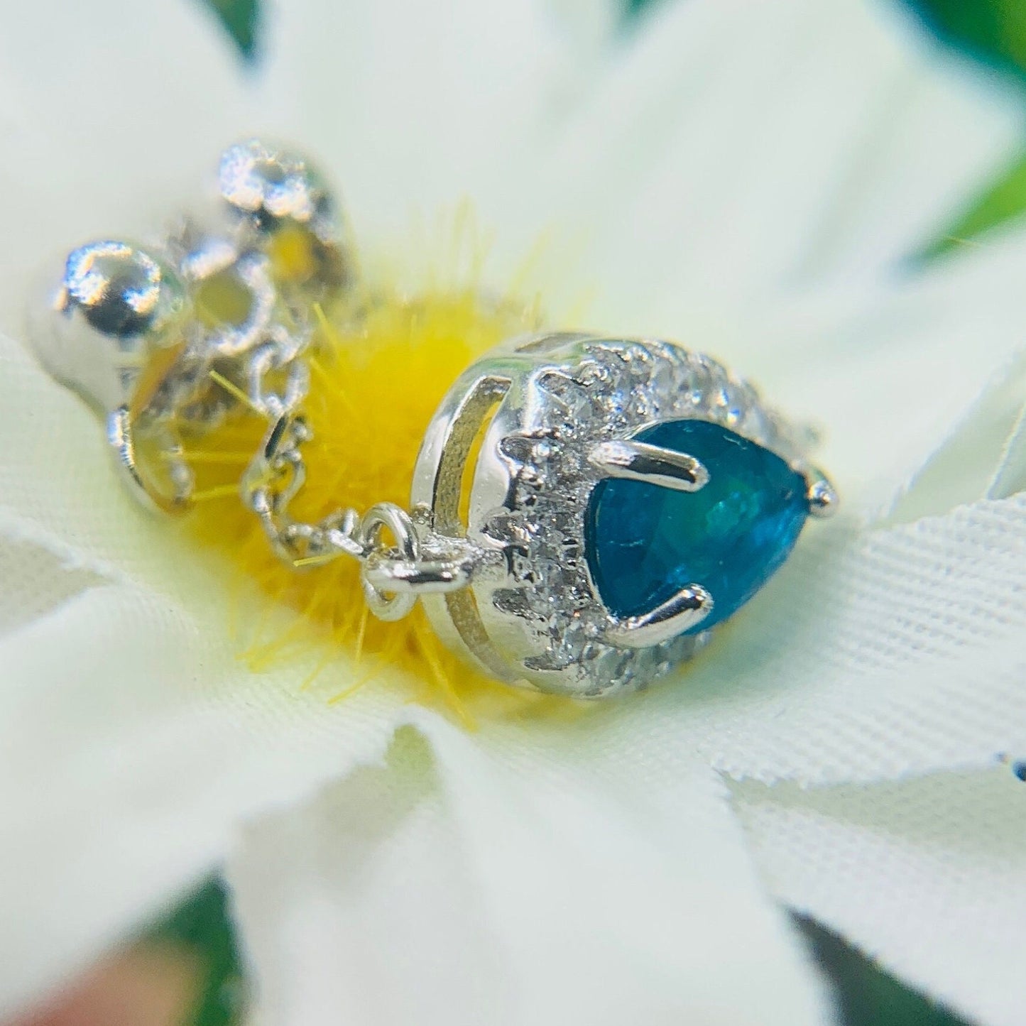 REFLECTIONS *special keepsake ring*forever*gems*chain ring*stone made with •ashes•hair•fur•dried flowers •feathers•whiskers•quills