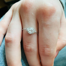 Load image into Gallery viewer, REFLECTIONS *special keepsake ring*forever*gems*chain ring*stone made with •ashes•hair•fur•dried flowers •feathers•whiskers•quills
